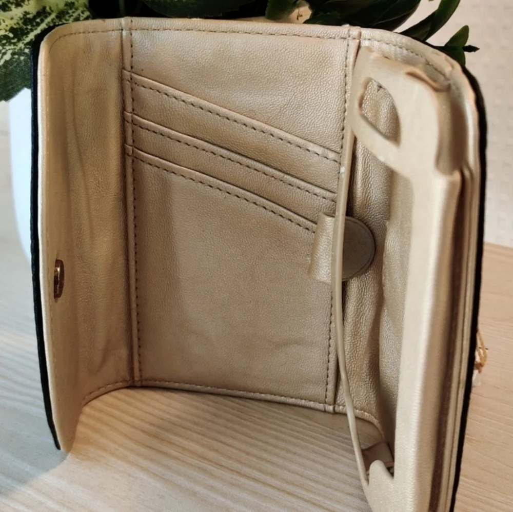 💰Alyssa Vegan Black Wallet/Wristlet w/Cream Interior
